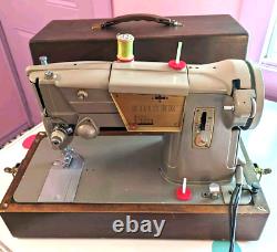 Vintage 1960s. Heavy Duty SINGER All Metal Sewing Machine In Wood Case Working