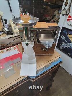 Vintage Norwalk 265 Heavy Duty Hydraulic Food Juicer with Bags, Papers & Book